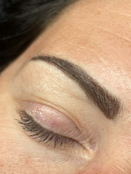 Tattoo anikbeautymed dermapigmentation sourcils 01