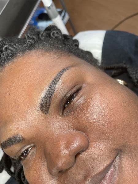Tattoo anikbeautymed dermapigmentation sourcils 04